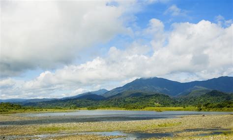 Cheap flights from Manila, Philippines to Cauayan, Isabela, Philippines.